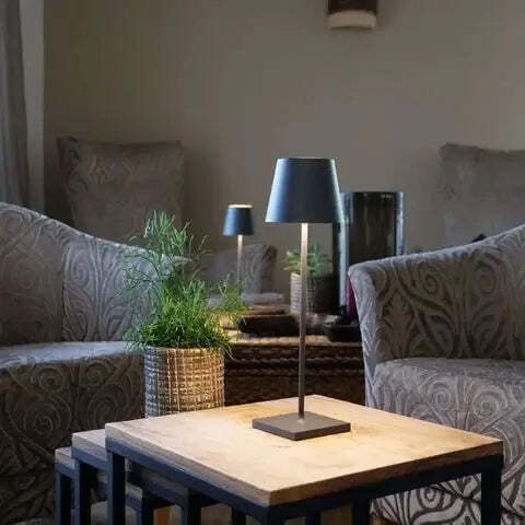 Outdoor Touch Table Lamps Desk Modern Bedroom Light Rechargeable Bar Cordless Restaurant Table Lamp with USB Charging Port